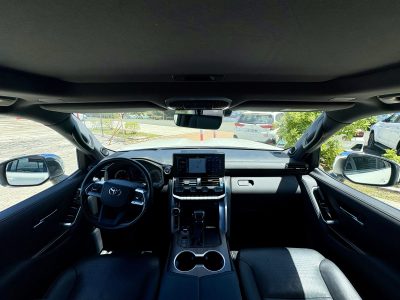 2023 TOYOTA LC300 occasion Nouvelle-Calédonie — Toyota Occasions NC — photo 3